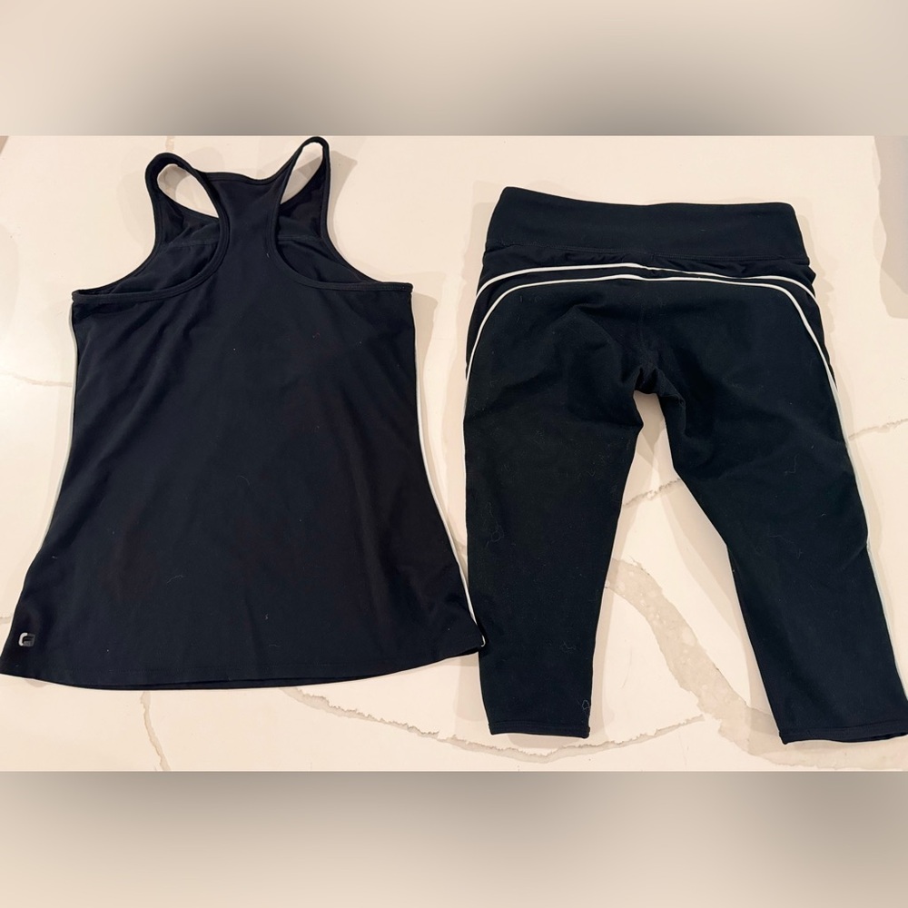 Fabletics Work out Set - Picture 3 of 3